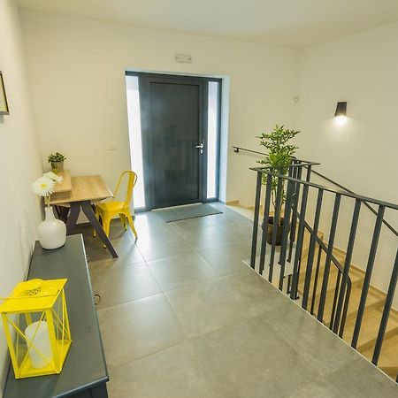 Villa Manus - Boutique Apartments Ловран Екстер'єр фото