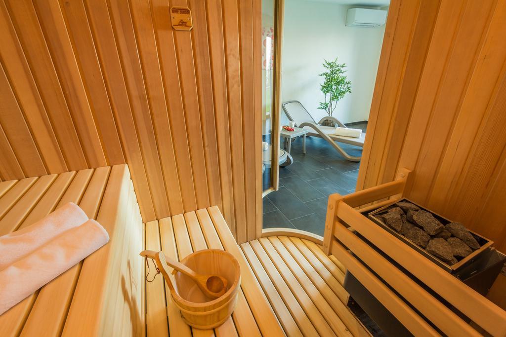 Villa Manus - Boutique Apartments Ловран Екстер'єр фото
