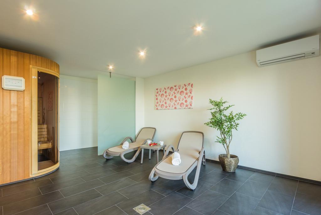Villa Manus - Boutique Apartments Ловран Екстер'єр фото