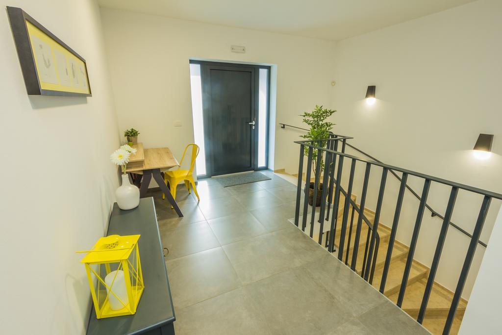 Villa Manus - Boutique Apartments Ловран Екстер'єр фото