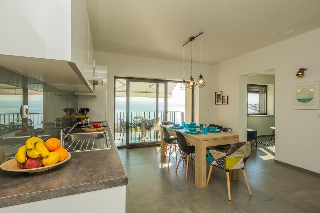 Villa Manus - Boutique Apartments Ловран Екстер'єр фото