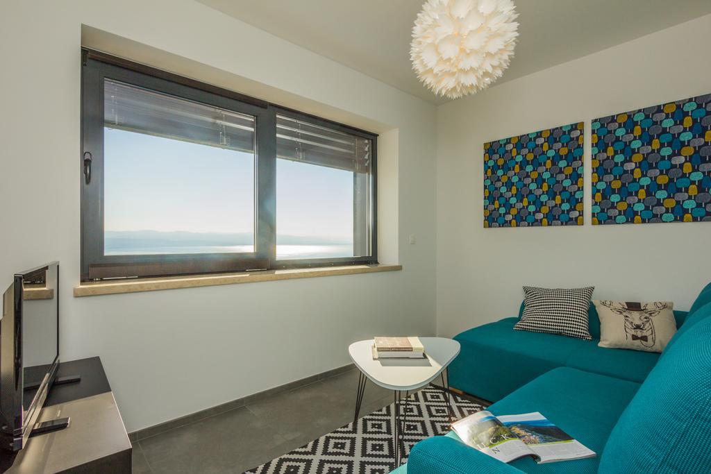 Villa Manus - Boutique Apartments Ловран Екстер'єр фото