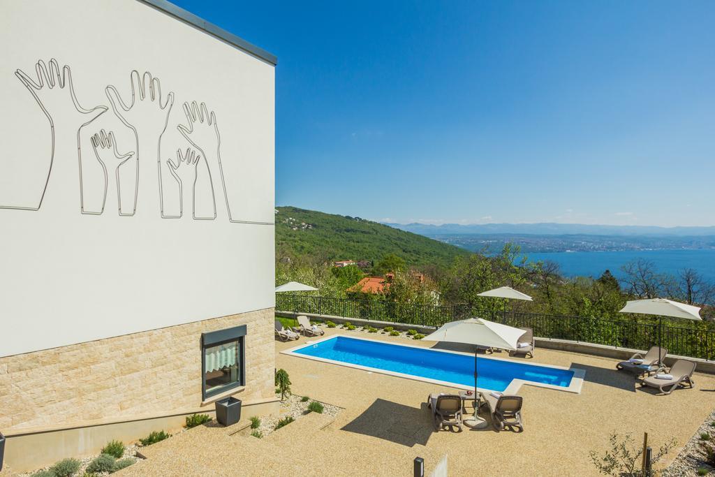 Villa Manus - Boutique Apartments Ловран Екстер'єр фото