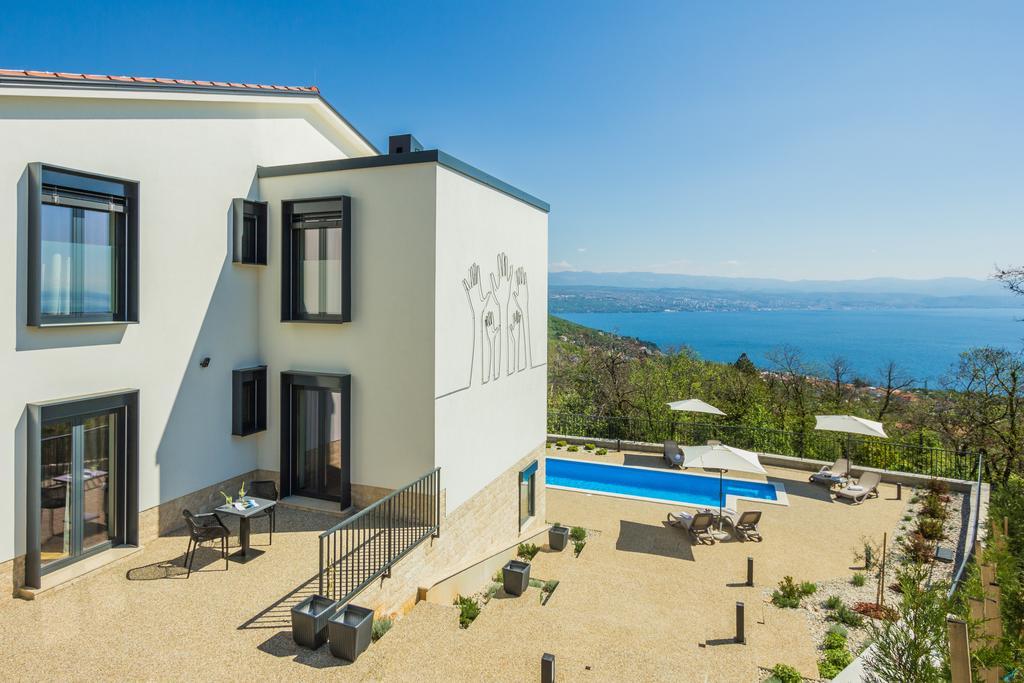 Villa Manus - Boutique Apartments Ловран Екстер'єр фото