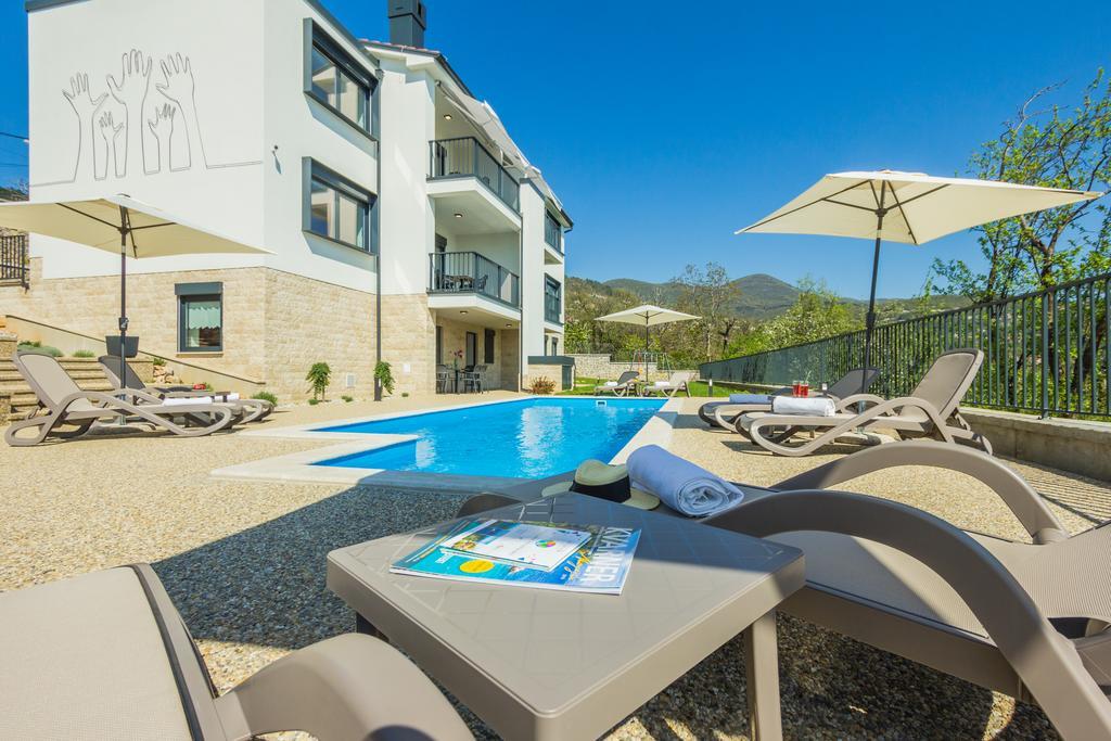Villa Manus - Boutique Apartments Ловран Екстер'єр фото