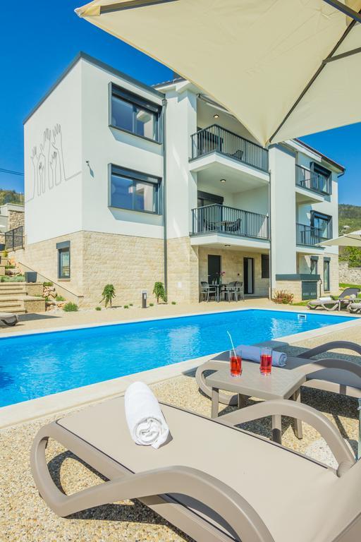 Villa Manus - Boutique Apartments Ловран Екстер'єр фото
