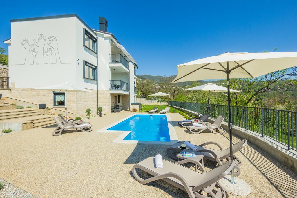 Villa Manus - Boutique Apartments Ловран Екстер'єр фото